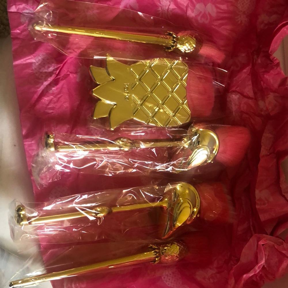 Makeup brushes - Picture 3 of 3